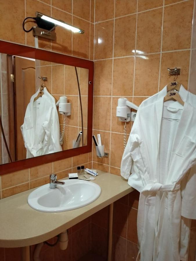 Hotel Кұрмет Uralsk Zewnętrze zdjęcie